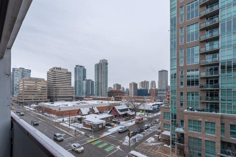 605, 735 12 Ave SW, Calgary, 2 Bedrooms Bedrooms, 0 ,1 BathroomBathrooms,Condos/Townhouses,Rented,Stonehaven,605, 735 12 Ave SW,0,1957