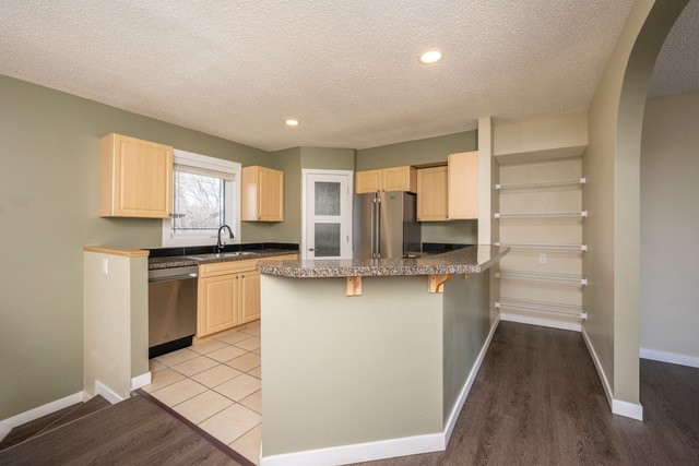 6031 Lacombe Way SW, Calgary, 4 Bedrooms Bedrooms, ,3 BathroomsBathrooms,Houses,For Rent,6031 Lacombe Way SW,1969