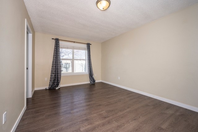 6031 Lacombe Way SW, Calgary, 4 Bedrooms Bedrooms, ,3 BathroomsBathrooms,Houses,For Rent,6031 Lacombe Way SW,1969
