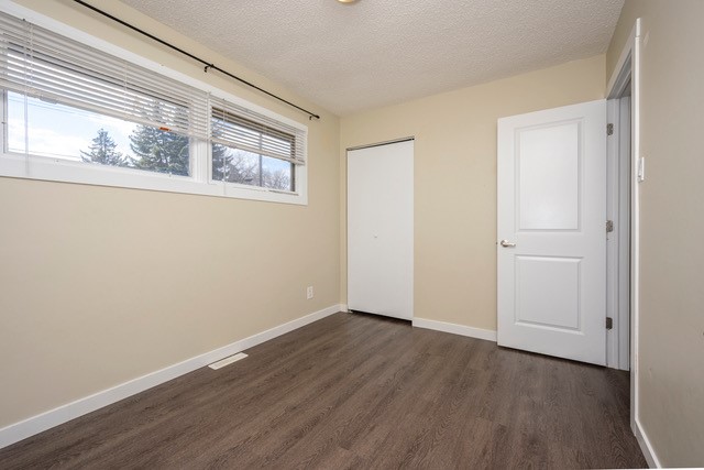 6031 Lacombe Way SW, Calgary, 4 Bedrooms Bedrooms, ,3 BathroomsBathrooms,Houses,For Rent,6031 Lacombe Way SW,1969