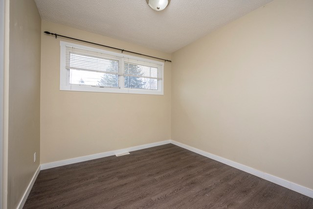 6031 Lacombe Way SW, Calgary, 4 Bedrooms Bedrooms, ,3 BathroomsBathrooms,Houses,For Rent,6031 Lacombe Way SW,1969