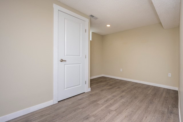6031 Lacombe Way SW, Calgary, 4 Bedrooms Bedrooms, ,3 BathroomsBathrooms,Houses,For Rent,6031 Lacombe Way SW,1969