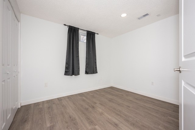 6031 Lacombe Way SW, Calgary, 4 Bedrooms Bedrooms, ,3 BathroomsBathrooms,Houses,For Rent,6031 Lacombe Way SW,1969