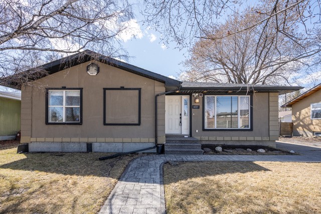 6031 Lacombe Way SW, Calgary, 4 Bedrooms Bedrooms, ,3 BathroomsBathrooms,Houses,For Rent,6031 Lacombe Way SW,1969
