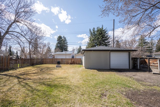 6031 Lacombe Way SW, Calgary, 4 Bedrooms Bedrooms, ,3 BathroomsBathrooms,Houses,For Rent,6031 Lacombe Way SW,1969