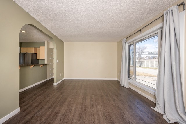 6031 Lacombe Way SW, Calgary, 4 Bedrooms Bedrooms, ,3 BathroomsBathrooms,Houses,For Rent,6031 Lacombe Way SW,1969