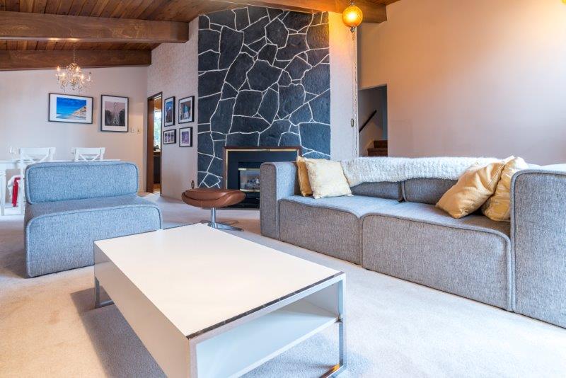 255 Southampton Drive Southwest, Calgary, 4 Bedrooms Bedrooms, 0 ,3 BathroomsBathrooms,Houses,For Rent,255 Southampton Drive Southwest,0,1105