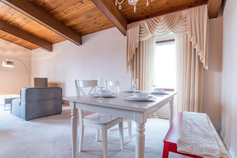 255 Southampton Drive Southwest, Calgary, 4 Bedrooms Bedrooms, 0 ,3 BathroomsBathrooms,Houses,For Rent,255 Southampton Drive Southwest,0,1105