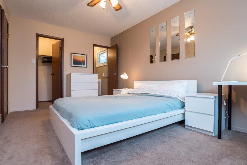 255 Southampton Drive Southwest, Calgary, 4 Bedrooms Bedrooms, 0 ,3 BathroomsBathrooms,Houses,For Rent,255 Southampton Drive Southwest,0,1105