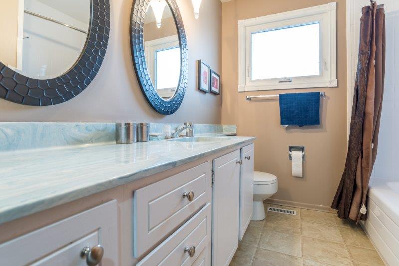 255 Southampton Drive Southwest, Calgary, 4 Bedrooms Bedrooms, 0 ,3 BathroomsBathrooms,Houses,For Rent,255 Southampton Drive Southwest,0,1105