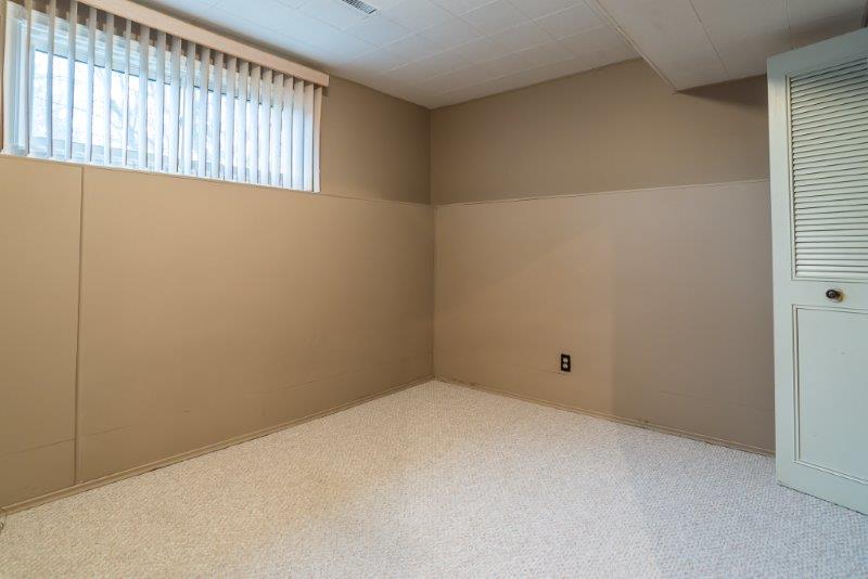 255 Southampton Drive Southwest, Calgary, 4 Bedrooms Bedrooms, 0 ,3 BathroomsBathrooms,Houses,For Rent,255 Southampton Drive Southwest,0,1105