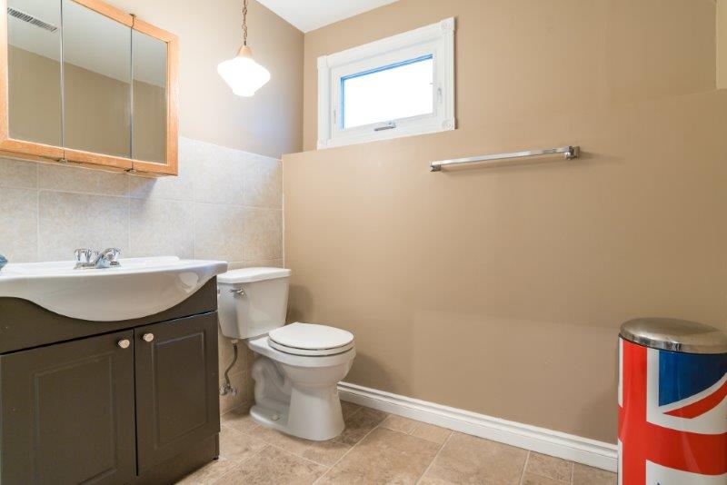 255 Southampton Drive Southwest, Calgary, 4 Bedrooms Bedrooms, 0 ,3 BathroomsBathrooms,Houses,For Rent,255 Southampton Drive Southwest,0,1105