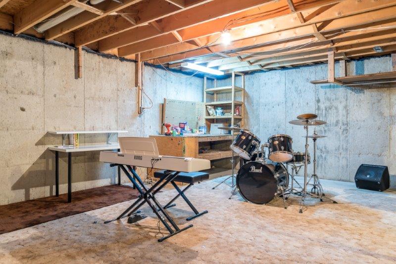 255 Southampton Drive Southwest, Calgary, 4 Bedrooms Bedrooms, 0 ,3 BathroomsBathrooms,Houses,For Rent,255 Southampton Drive Southwest,0,1105