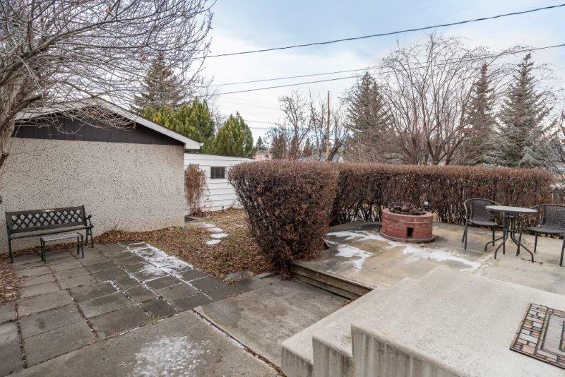 255 Southampton Drive Southwest, Calgary, 4 Bedrooms Bedrooms, 0 ,3 BathroomsBathrooms,Houses,For Rent,255 Southampton Drive Southwest,0,1105