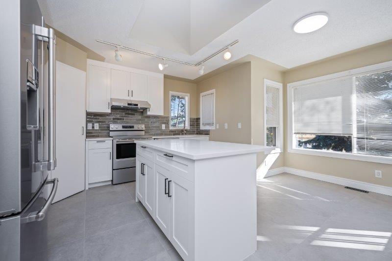 119 Strathdale Close Southwest, Calgary, 6 Bedrooms Bedrooms, 0 ,4 BathroomsBathrooms,Houses,For Rent,119 Strathdale Close Southwest,0,1998 119 Strathdale Close Southwest, Calgary, 6 Bedrooms Bedrooms, 0 ,4 BathroomsBathrooms,Houses,For Rent,119 Strathdale Close Southwest,0,1998