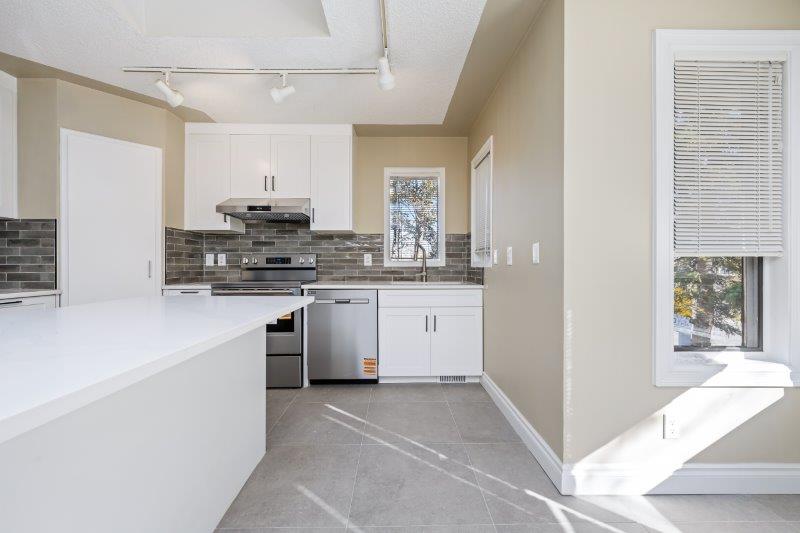 119 Strathdale Close Southwest, Calgary, 6 Bedrooms Bedrooms, 0 ,4 BathroomsBathrooms,Houses,For Rent,119 Strathdale Close Southwest,0,1998 119 Strathdale Close Southwest, Calgary, 6 Bedrooms Bedrooms, 0 ,4 BathroomsBathrooms,Houses,For Rent,119 Strathdale Close Southwest,0,1998