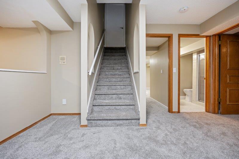 119 Strathdale Close Southwest, Calgary, 6 Bedrooms Bedrooms, 0 ,4 BathroomsBathrooms,Houses,For Rent,119 Strathdale Close Southwest,0,1998 119 Strathdale Close Southwest, Calgary, 6 Bedrooms Bedrooms, 0 ,4 BathroomsBathrooms,Houses,For Rent,119 Strathdale Close Southwest,0,1998