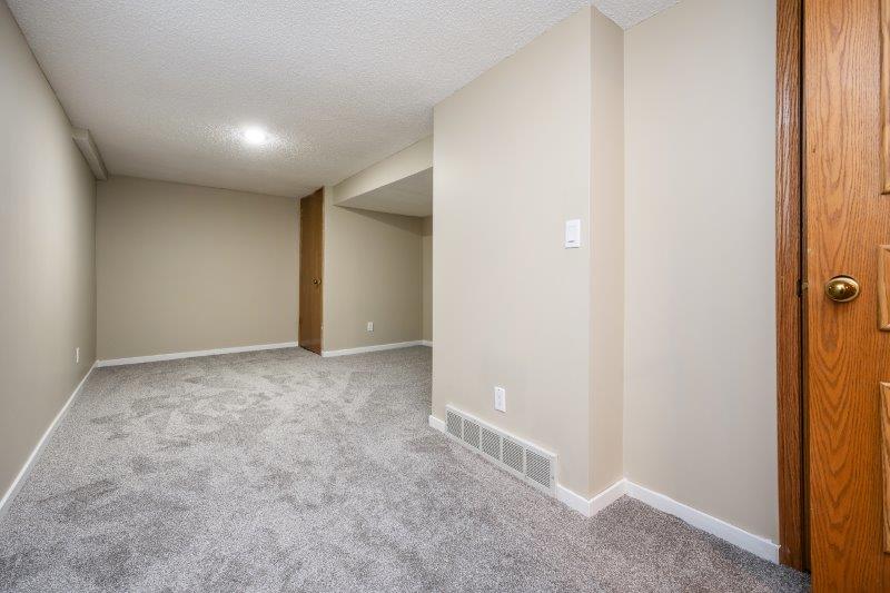 119 Strathdale Close Southwest, Calgary, 6 Bedrooms Bedrooms, 0 ,4 BathroomsBathrooms,Houses,For Rent,119 Strathdale Close Southwest,0,1998 119 Strathdale Close Southwest, Calgary, 6 Bedrooms Bedrooms, 0 ,4 BathroomsBathrooms,Houses,For Rent,119 Strathdale Close Southwest,0,1998