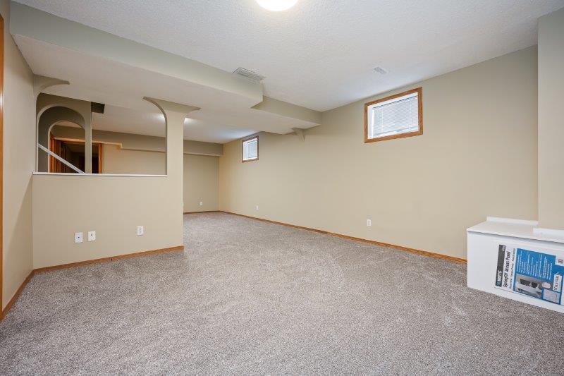 119 Strathdale Close Southwest, Calgary, 6 Bedrooms Bedrooms, 0 ,4 BathroomsBathrooms,Houses,For Rent,119 Strathdale Close Southwest,0,1998 119 Strathdale Close Southwest, Calgary, 6 Bedrooms Bedrooms, 0 ,4 BathroomsBathrooms,Houses,For Rent,119 Strathdale Close Southwest,0,1998
