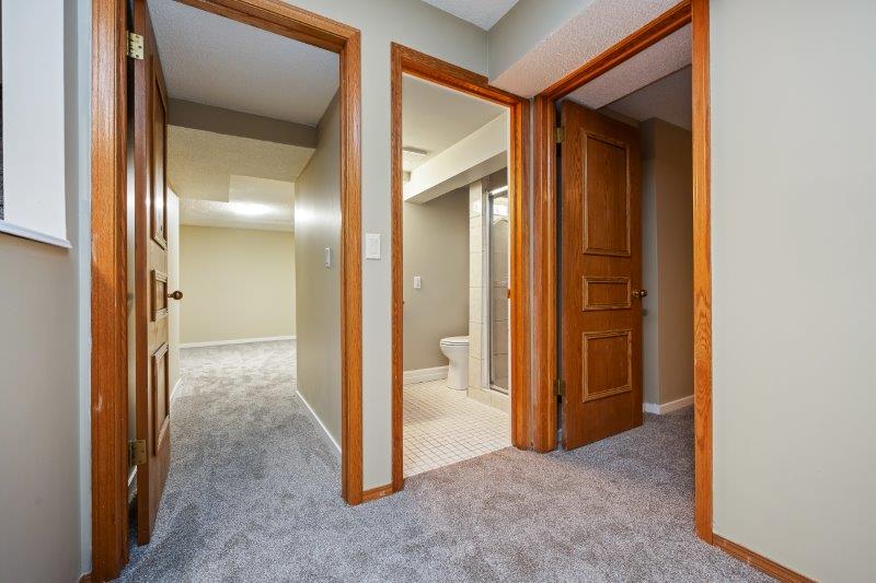 119 Strathdale Close Southwest, Calgary, 6 Bedrooms Bedrooms, 0 ,4 BathroomsBathrooms,Houses,For Rent,119 Strathdale Close Southwest,0,1998 119 Strathdale Close Southwest, Calgary, 6 Bedrooms Bedrooms, 0 ,4 BathroomsBathrooms,Houses,For Rent,119 Strathdale Close Southwest,0,1998