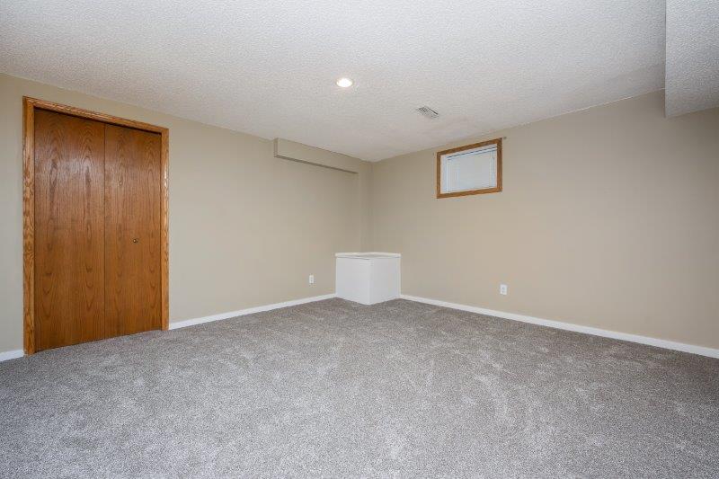 119 Strathdale Close Southwest, Calgary, 6 Bedrooms Bedrooms, 0 ,4 BathroomsBathrooms,Houses,For Rent,119 Strathdale Close Southwest,0,1998 119 Strathdale Close Southwest, Calgary, 6 Bedrooms Bedrooms, 0 ,4 BathroomsBathrooms,Houses,For Rent,119 Strathdale Close Southwest,0,1998