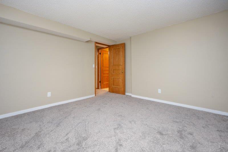 119 Strathdale Close Southwest, Calgary, 6 Bedrooms Bedrooms, 0 ,4 BathroomsBathrooms,Houses,For Rent,119 Strathdale Close Southwest,0,1998 119 Strathdale Close Southwest, Calgary, 6 Bedrooms Bedrooms, 0 ,4 BathroomsBathrooms,Houses,For Rent,119 Strathdale Close Southwest,0,1998