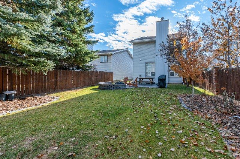 56 Strathclair Rise SW, Calgary, 3 Bedrooms Bedrooms, ,2.5 BathroomsBathrooms,Houses,For Rent,56 Strathclair Rise SW,2139
