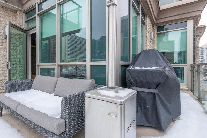 403, 701 3 Ave SW, CALGARY, 2 Bedrooms Bedrooms, ,2.5 BathroomsBathrooms,Condos/Townhouses,For Rent,Churchill Estates,403, 701 3 Ave SW,2175