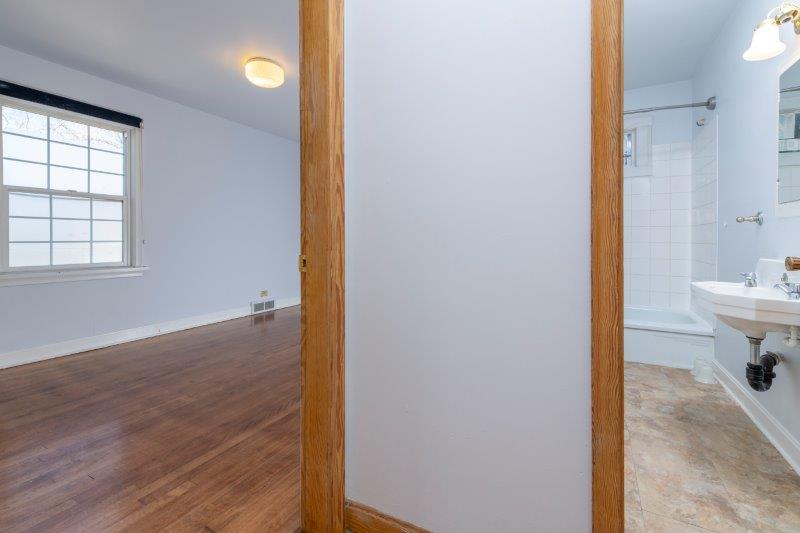 3, 1458 Memorial Dr NW, Calgary, 1 Bedroom Bedrooms, 0 ,1 BathroomBathrooms,Condos/Townhouses,For Rent,3, 1458 Memorial Dr NW,0,2190