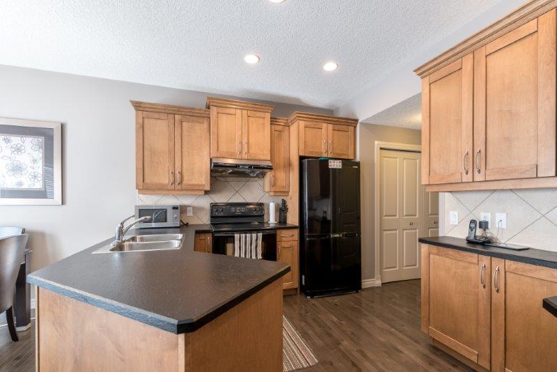 1077 Kincora Drive Northwest, Calgary, 3 Bedrooms Bedrooms, 0 ,2.5 BathroomsBathrooms,Houses,For Rent,1077 Kincora Drive Northwest,0,1137