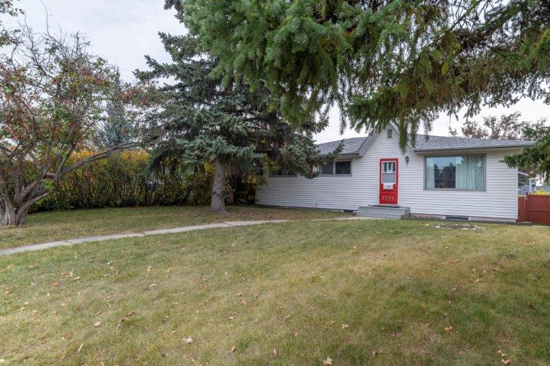 2204 38 Street SW, Calgary, 3 Bedrooms Bedrooms, 0 ,3 BathroomsBathrooms,Houses,For Rent,2204 38 Street SW,0,2306