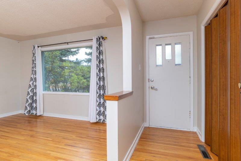 2204 38 Street SW, Calgary, 3 Bedrooms Bedrooms, 0 ,3 BathroomsBathrooms,Houses,For Rent,2204 38 Street SW,0,2306