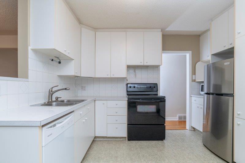 2204 38 Street SW, Calgary, 3 Bedrooms Bedrooms, 0 ,3 BathroomsBathrooms,Houses,For Rent,2204 38 Street SW,0,2306