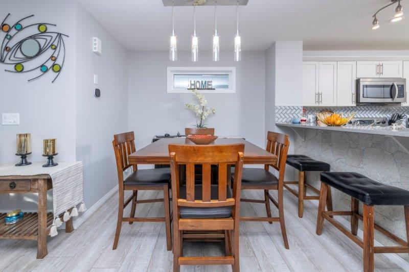 128 Yorkville Avenue Southwest, Calgary, 3 Bedrooms Bedrooms, ,3.5 BathroomsBathrooms,Condos/Townhouses,For Rent,128 Yorkville Avenue Southwest,2381