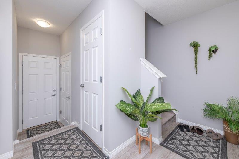 128 Yorkville Avenue Southwest, Calgary, 3 Bedrooms Bedrooms, ,3.5 BathroomsBathrooms,Condos/Townhouses,For Rent,128 Yorkville Avenue Southwest,2381