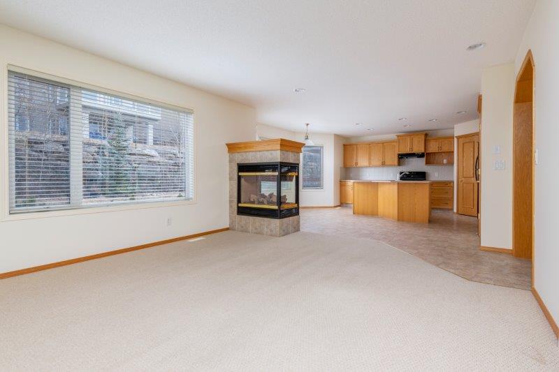 47 Sienna Park Cres SW, Calgary, 5 Bedrooms Bedrooms, ,3 BathroomsBathrooms,Houses,For Rent,47 Sienna Park Cres SW,2412
