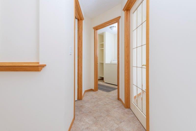 47 Sienna Park Cres SW, Calgary, 5 Bedrooms Bedrooms, ,3 BathroomsBathrooms,Houses,For Rent,47 Sienna Park Cres SW,2412