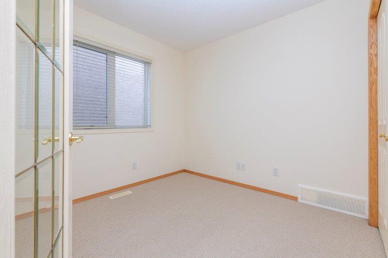 47 Sienna Park Cres SW, Calgary, 5 Bedrooms Bedrooms, ,3 BathroomsBathrooms,Houses,For Rent,47 Sienna Park Cres SW,2412