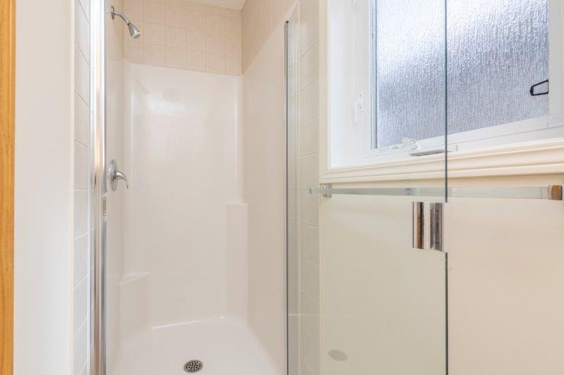 47 Sienna Park Cres SW, Calgary, 5 Bedrooms Bedrooms, ,3 BathroomsBathrooms,Houses,For Rent,47 Sienna Park Cres SW,2412