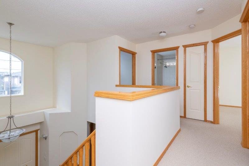 47 Sienna Park Cres SW, Calgary, 5 Bedrooms Bedrooms, ,3 BathroomsBathrooms,Houses,For Rent,47 Sienna Park Cres SW,2412