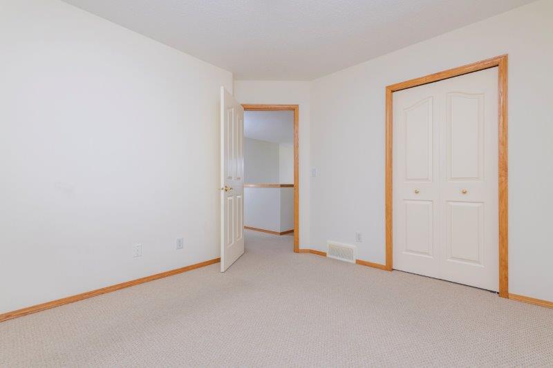 47 Sienna Park Cres SW, Calgary, 5 Bedrooms Bedrooms, ,3 BathroomsBathrooms,Houses,For Rent,47 Sienna Park Cres SW,2412