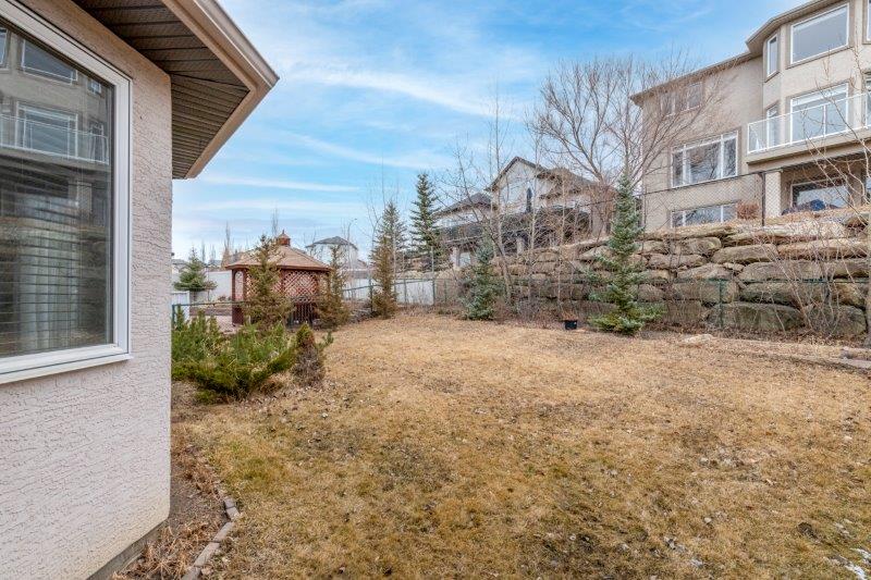 47 Sienna Park Cres SW, Calgary, 5 Bedrooms Bedrooms, ,3 BathroomsBathrooms,Houses,For Rent,47 Sienna Park Cres SW,2412