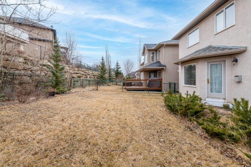47 Sienna Park Cres SW, Calgary, 5 Bedrooms Bedrooms, ,3 BathroomsBathrooms,Houses,For Rent,47 Sienna Park Cres SW,2412