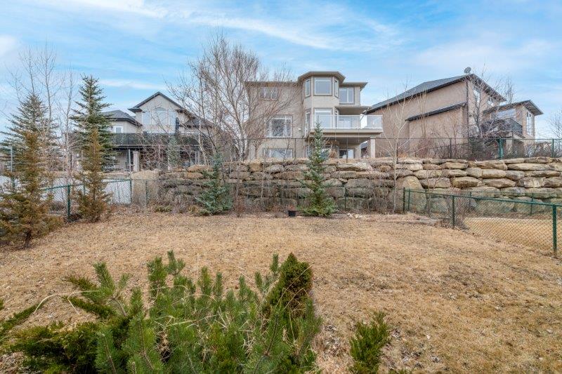 47 Sienna Park Cres SW, Calgary, 5 Bedrooms Bedrooms, ,3 BathroomsBathrooms,Houses,For Rent,47 Sienna Park Cres SW,2412