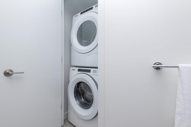 2203, 510 12 Ave SW, Calgary, 1 Bedroom Bedrooms, 0 ,1 BathroomBathrooms,Condos/Townhouses,For Rent,One Park Central,2203, 510 12 Ave SW,0,2416