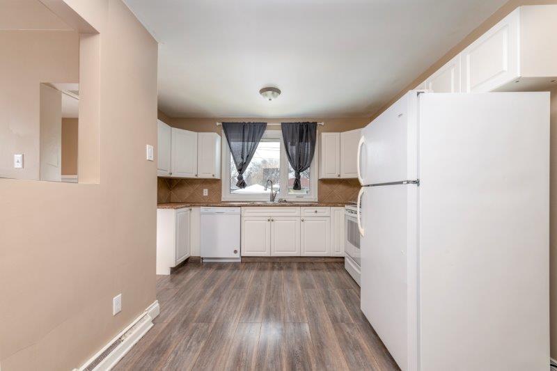 5007 Waverley Drive Southwest, Calgary, 4 Bedrooms Bedrooms, 0 ,2 BathroomsBathrooms,Houses,For Rent,5007 Waverley Drive Southwest,0,2434