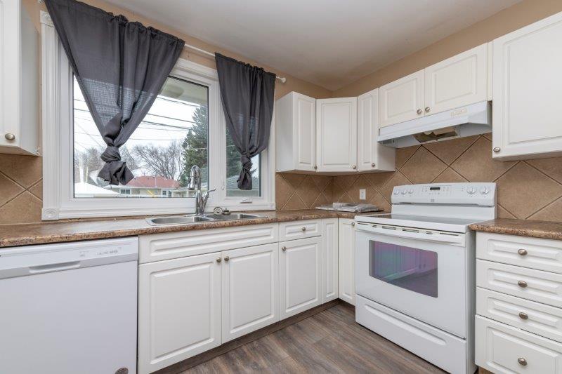 5007 Waverley Drive Southwest, Calgary, 4 Bedrooms Bedrooms, 0 ,2 BathroomsBathrooms,Houses,For Rent,5007 Waverley Drive Southwest,0,2434