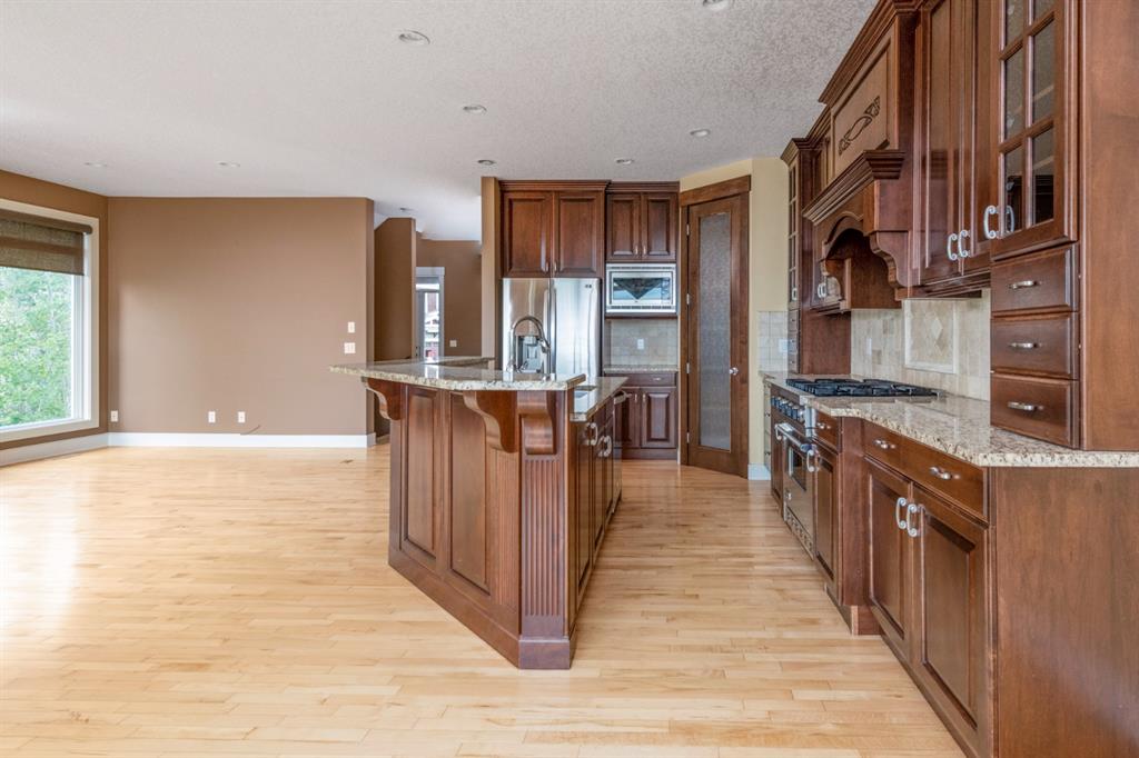 222 Tremblant Place SW, Calgary, 3 Bedrooms Bedrooms, ,3 BathroomsBathrooms,Houses,Sold,2501