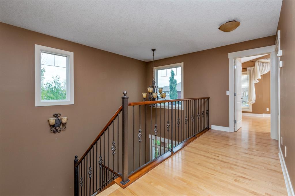 222 Tremblant Place SW, Calgary, 3 Bedrooms Bedrooms, ,3 BathroomsBathrooms,Houses,Sold,2501