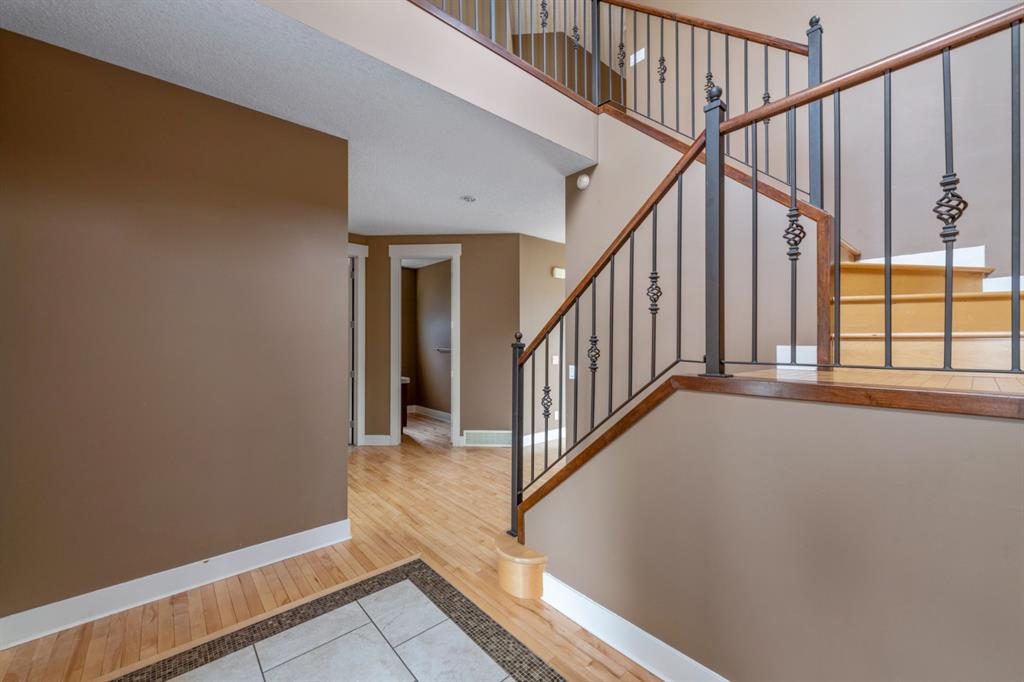 222 Tremblant Place SW, Calgary, 3 Bedrooms Bedrooms, ,3 BathroomsBathrooms,Houses,Sold,2501